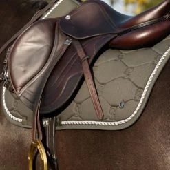 2022 PS Of Sweden Signature Cotton Jump Saddle Pad 1110-026 - Forest Green -Equestrian Products Store 5643 202220PS20Of20Sweden20Signature20Cotton20Jump20Saddle20Pad201110 02620 20Forest20Green20Close20Up.700x700