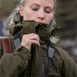 2023 Seeland Womens Avail Aya Insulated Jacket 10022064 - Pine Green / Demitasse Brown -Equestrian Products Store 6727 202320Seeland20Womens20Avail20Aya20Insulated20Jacket201002206420 20Pine20Green202020Demitasse20Brown20Lifestyle201.700x700