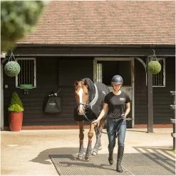 Equilibrium Magnetic Rug With Neck - Black -Equestrian Products Store Equilibrium Magnetic Rug with Neck Black 8.700x700